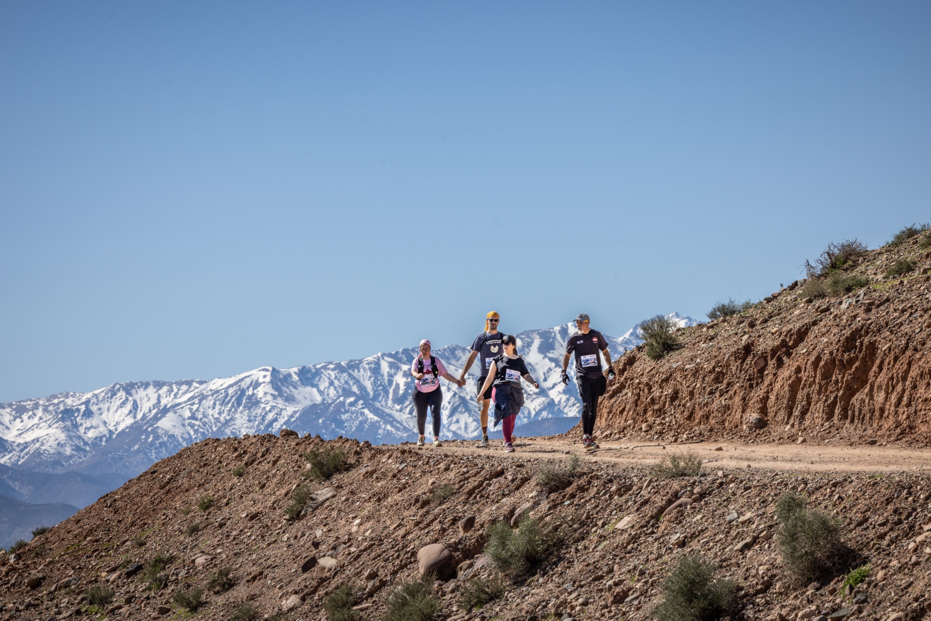 Coureurs sur les pistes de la vallée d’Takerkoust
